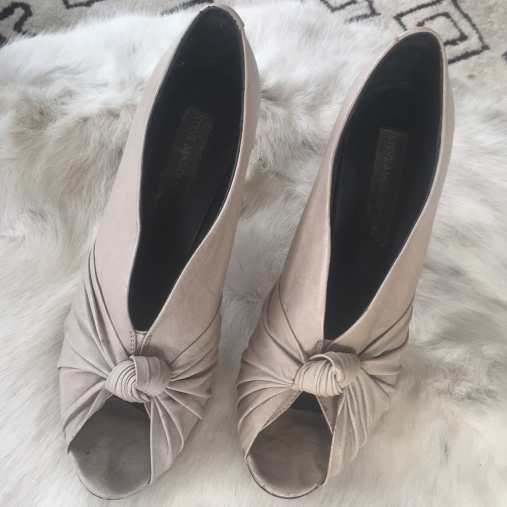 Open Toe Pump - Picture 2 of 4